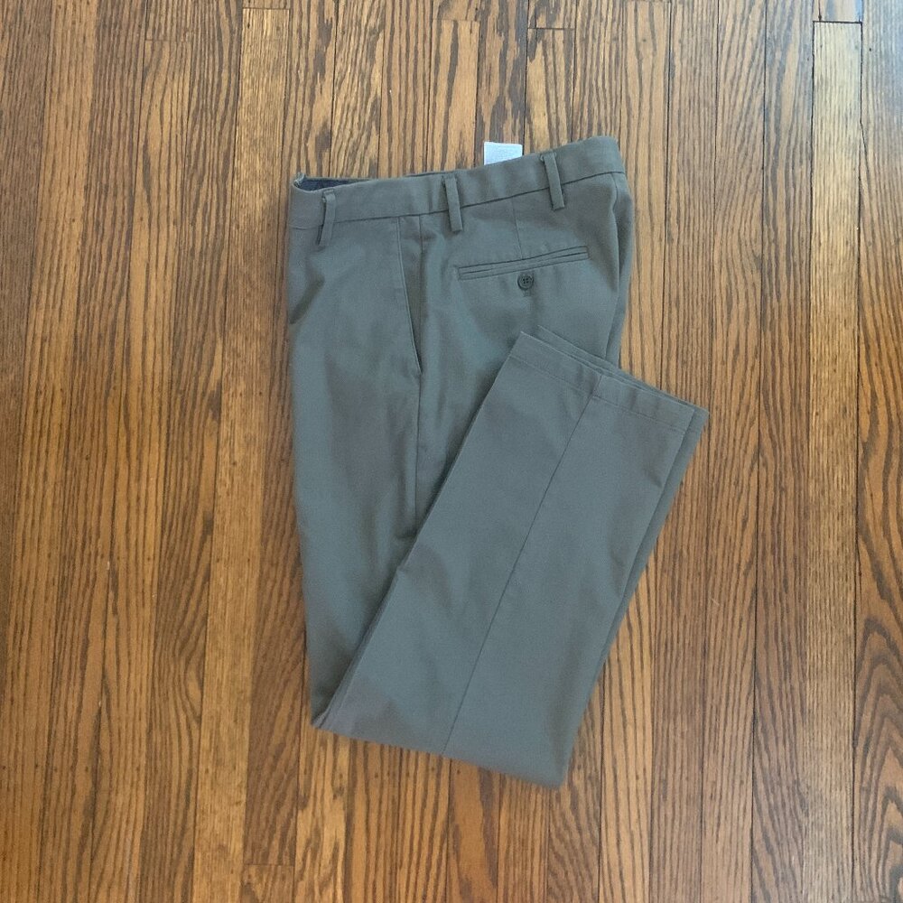Dockers gray men khakis W30 L 32